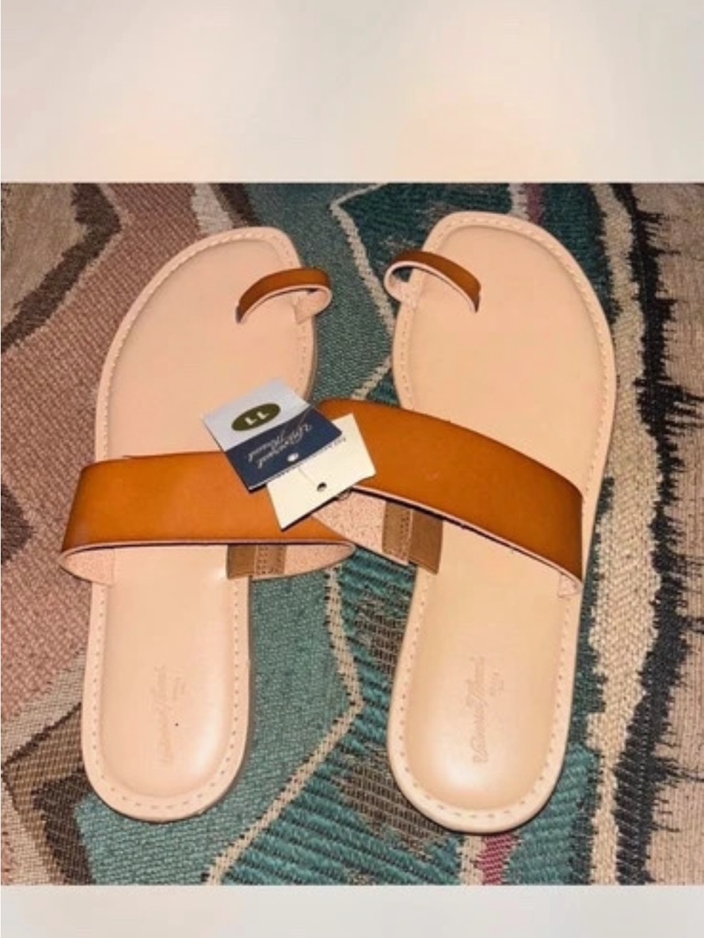 Universal Thread Women's Tan Toe-Loop Slide Sandals